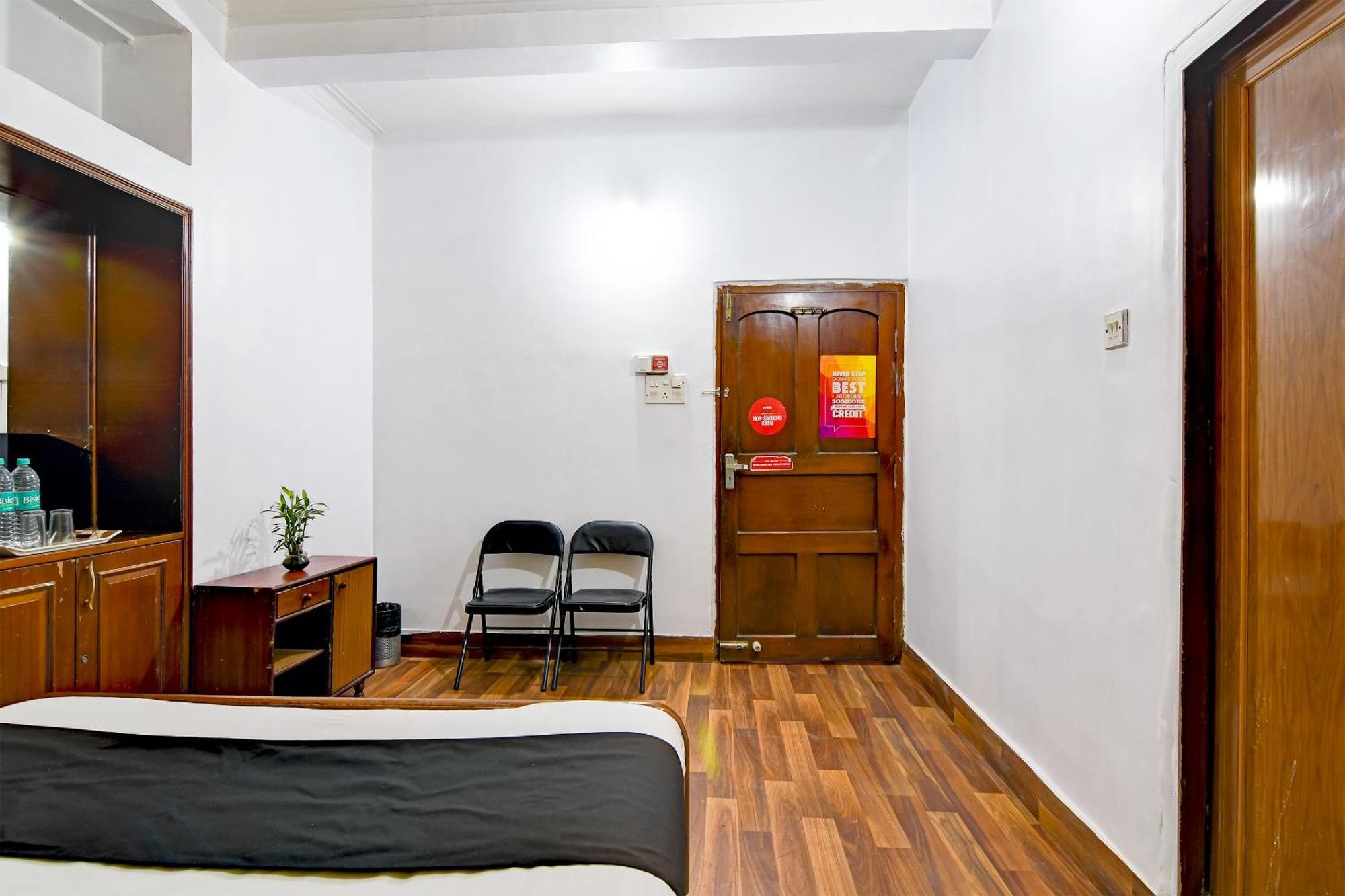 Brill Rooms Near City Centre Metro Station Calcutta Exterior foto