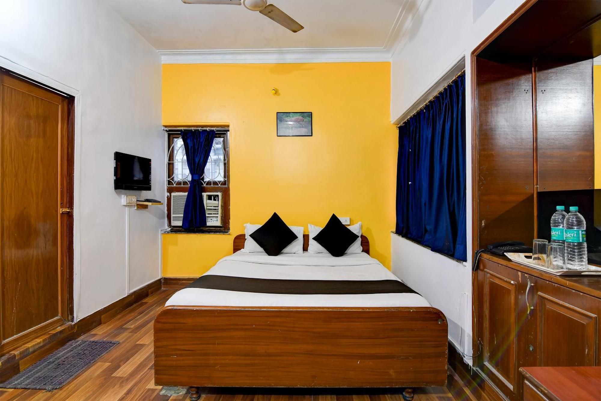 Brill Rooms Near City Centre Metro Station Calcutta Exterior foto